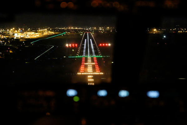 سیستم‌ روشنایی هواپیما در شب
